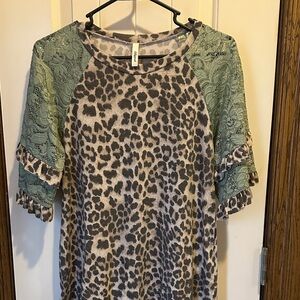 S/M Leopard and Mint Lace Top